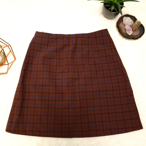 Sunday Best Mini-Skirt - Picture 4 of 6